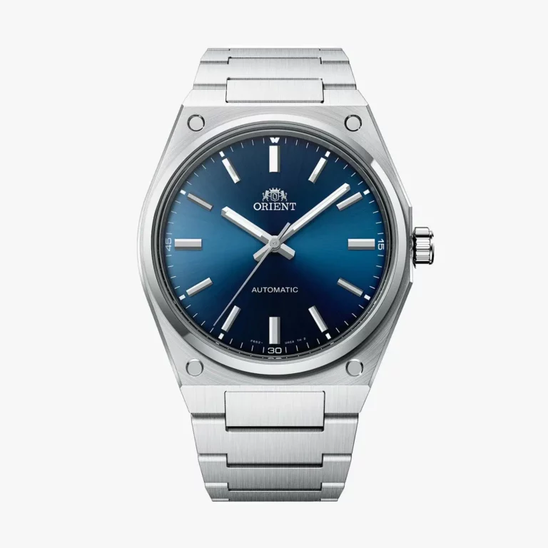 Orient Flusso: Late-Cycle Positioning and Movement Choices in the Integrated-Bracelet Segment
