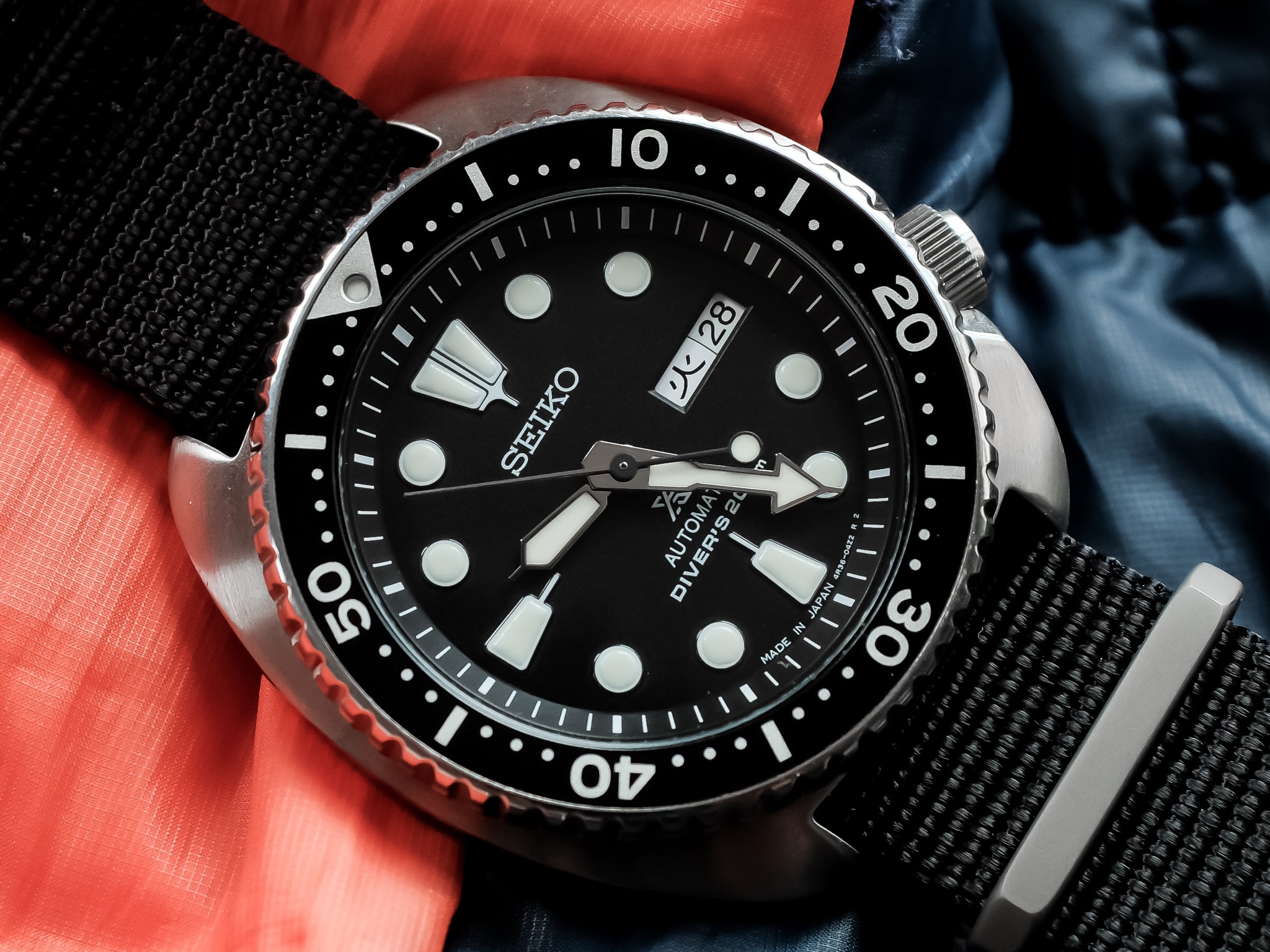 Movement and Case Choices in Sub-$200 Dive Watches: Seiko Turtle and Bulova Caravelle Sea Hunter